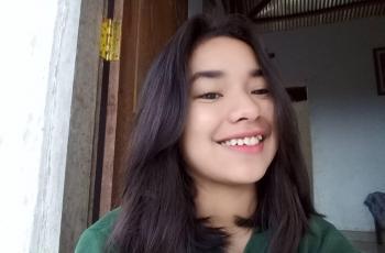 Wajah dan Senyumnya Mirip! 5 Potret Chetryn Peto, Kakak Betrand Peto