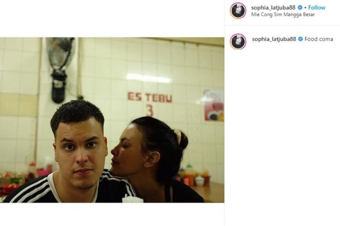 Potret ganteng Santana Latjuba. (Instagram/@santalatjuba)
