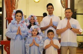 Jarang Terekspos, 5 Potret Kedekatan Krisdayanti dan Anak Tirinya