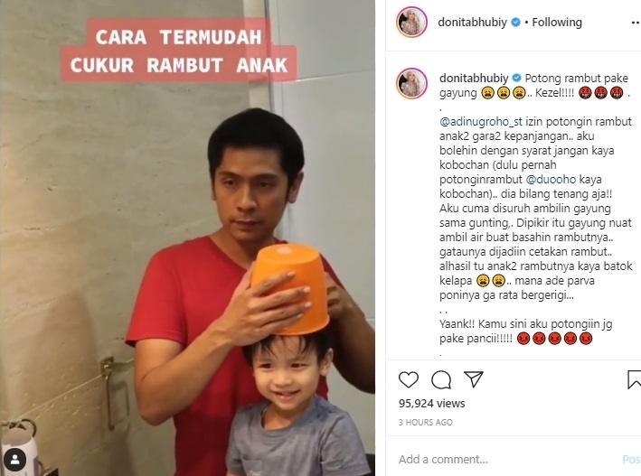 Adi Nougroho potong rambut anak pakai gayung. (Instagram/@donitabhubiy)