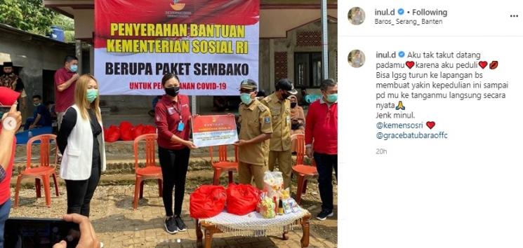 Aksi bansos Inul Daratista. (Instagram/@inul.d)