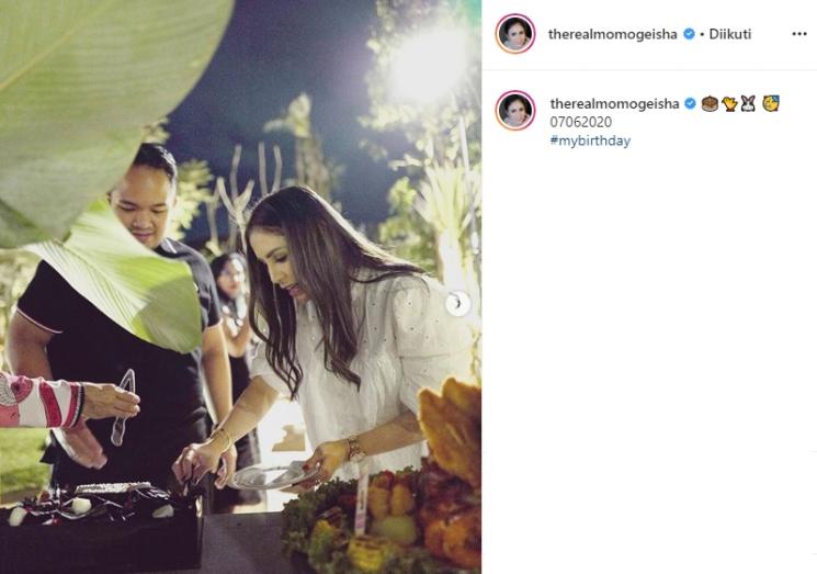 Momo Geisha ultah (Instagram/@therealmomogeisha)