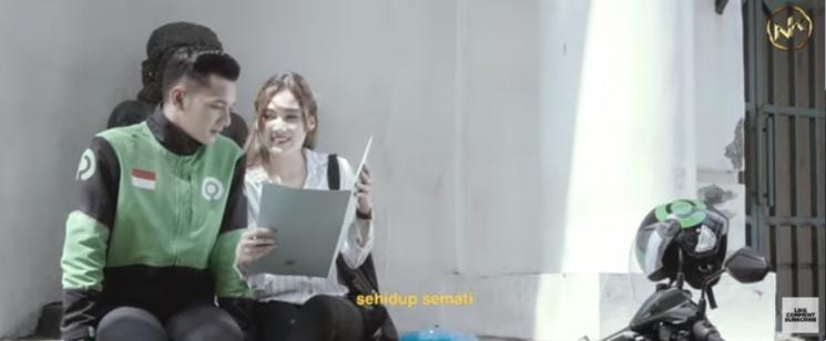 Nella Kharisma dan Dory Harsa. (YouTube/Nella Kharisma Official)
