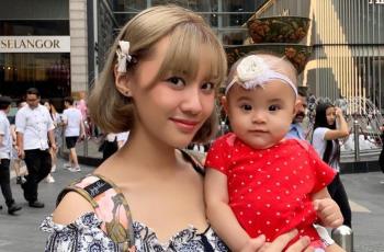5 Potret eks Member JKT48 Momong Anak, Hot Mama Abis!