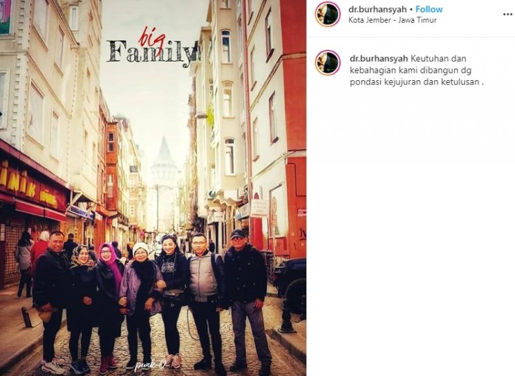 Postingan kakak kandung Anang Hermansyah. (Instagram/@dr.burhansyah)