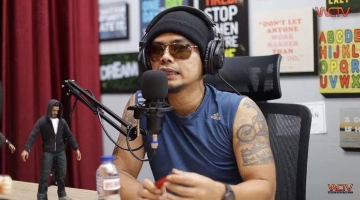 Wendy Cagur parodikan podcast Deddy Corbuzier. (YouTube/Wendy Cagur Televisi)