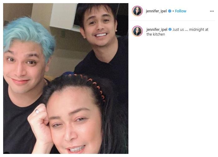 Ajun Perwira bareng anak sambung. (Instagram/@jennifer_jill)