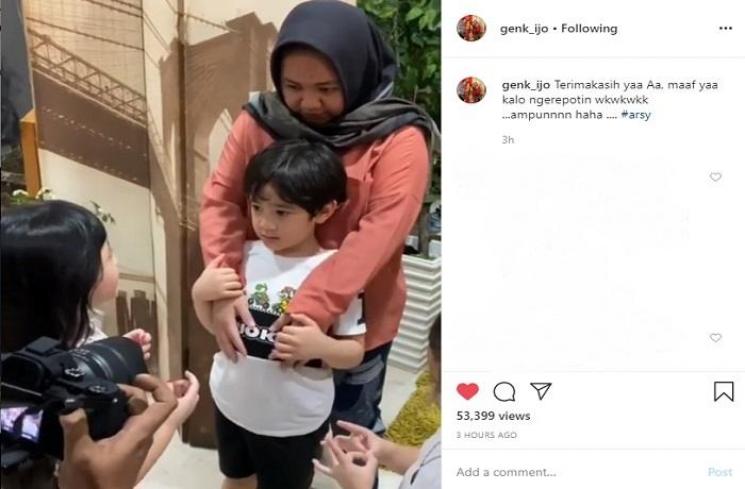 Sopan santun Arsy Hermansyah dipuji (Instagram @genk_ijo)