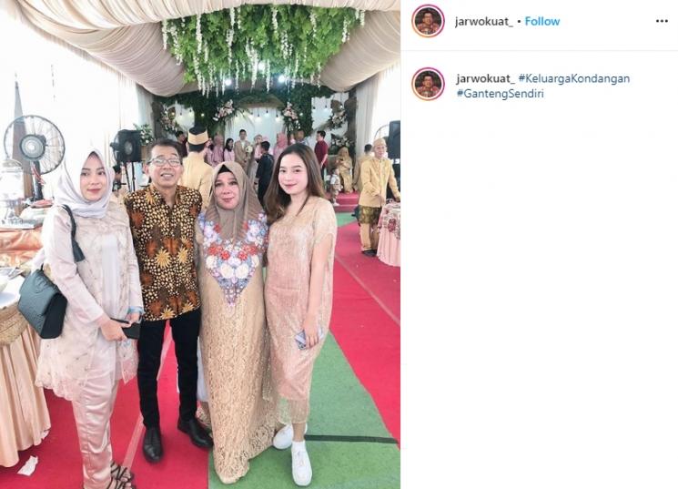 Putri Anjani dan keluarga (Instagram/@anjanyjrw)