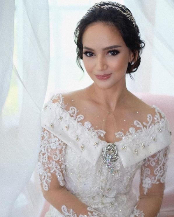 Foto pernikahan Angelica Simperler dengan suami almarhum Saphira Indah, Rico Hidros Daeng. (Instagram)