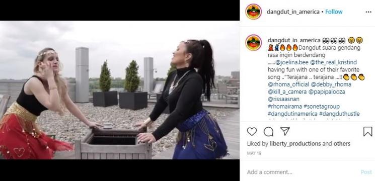 Potret kompak penyanyi dangdut bule di Amerika. (Instagram/@dangdut_in_america)