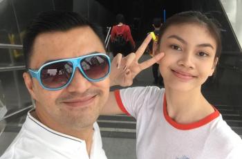 Dipeluk dari Belakang, Potret Mesra Anjasmara dan Putri Cantiknya bak Kekasih