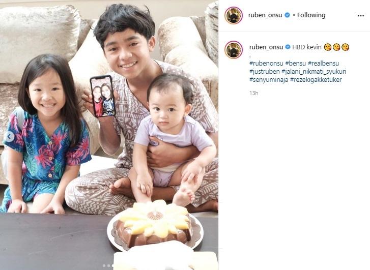 Betrand Peto rayakan ulang tahun saudara kandungnya. (Instagram/@ruben_onsu)