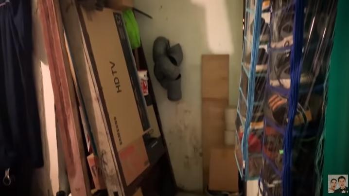Rumah Pak Slamet sebelum direnovasi. (YouTube/Baim Paula)
