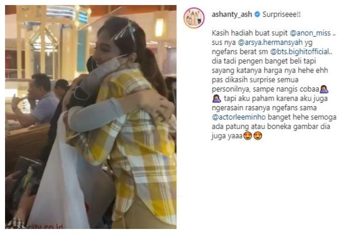 Momen pengasuh Arsya Hermansyah diberi kejutan Ashanty. (Instagram/@ashanty_ash)