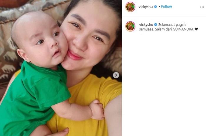 Potret cantik Vicky Shu dengan pipi chubby. (Instagram/@vickyshu)