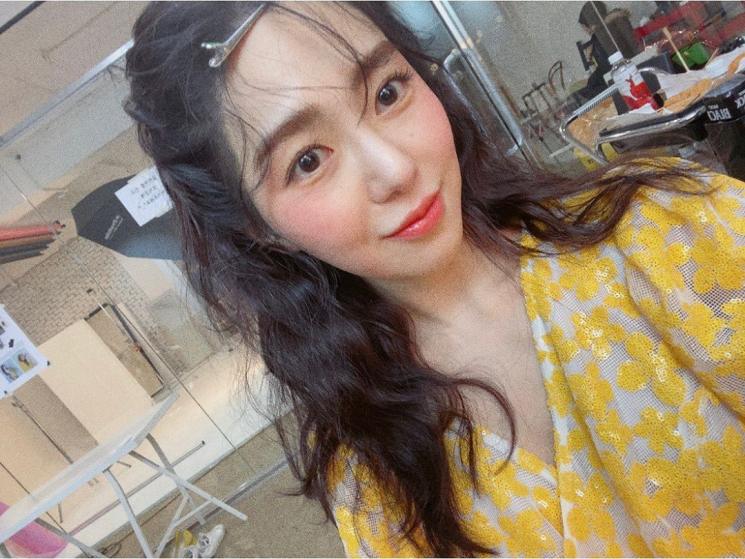 Mina eks AOA (Instagram/@kvwowv)