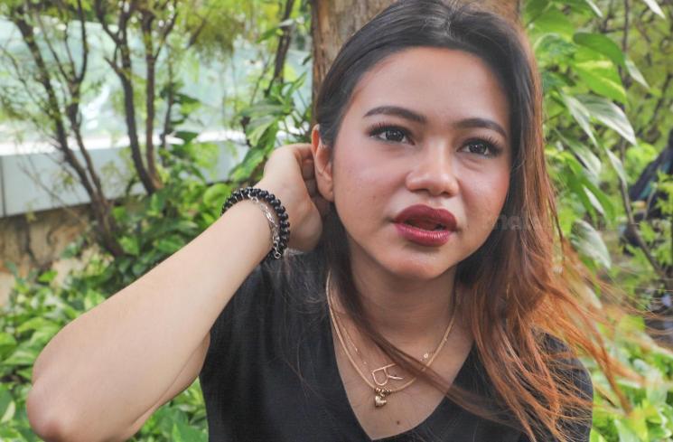 Rara Lida saat difoto di Kawasan Tandean, Jakarta Selatan, Senin (6/7). (Matamata.com/Alfian Winanto)