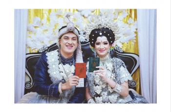 Istri Sudah Hamil, 5 Foto Nikah Rijja Abbas Butiran Debu yang Baru Diekspos