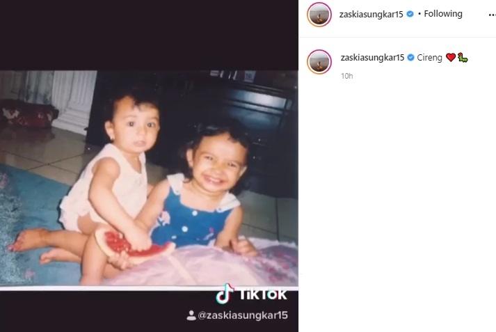 Shireen Sungkar dan Zaskia Sungkar waktu kecil. (Instagram/@zaskiasungkar15)
