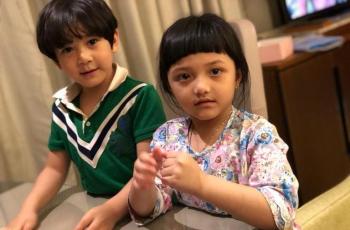 Anak Sultan Ngumpul, Kepoin 5 Ekspresi Gemas Rafathar dan Arsy Main Bareng