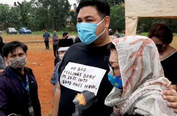 Ayahnya Meninggal, Ivan Gunawan Minta Jangan Kaitkan dengan Pernikahan