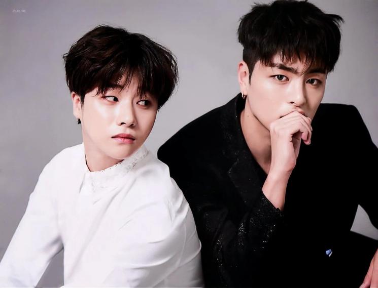 Jinhwan dan Junhoe iKON (Koreaboo)