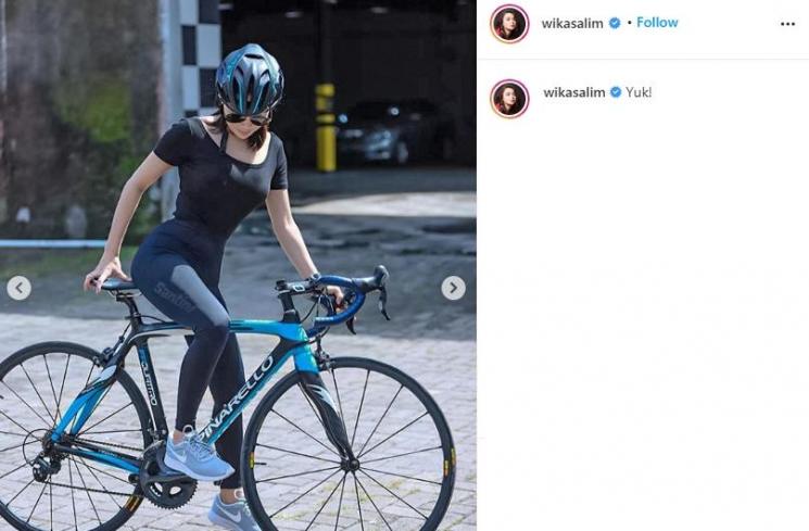 Wika Salim gowes. (Instagram/@wikasalim)