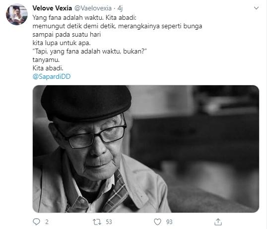 Memoriam seleb dengan Sapardi Djoko Damono. (Instagram/@Vaelovevexia)