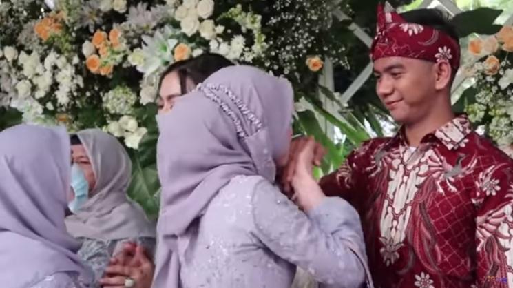 Lesti Kejora dan Ridho D'Academy. (YouTube/Isda Family)