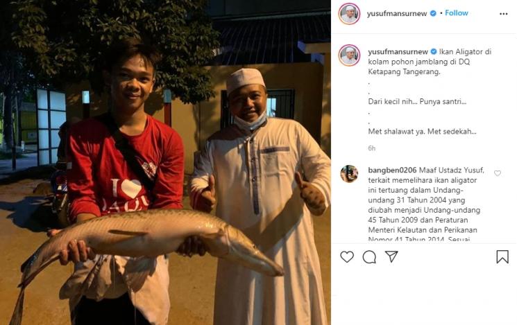 Yusuf Mansur pamer ikan aligator. (Instagram/@yusufmansurnew)