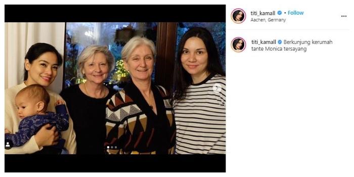 Titi Kamal dan mertua bule. (Instagram/@titi_kamall)