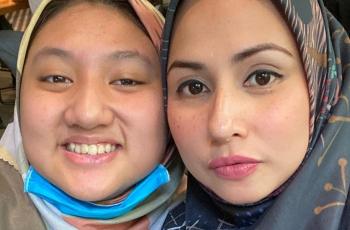 Adem Banget! 5 Potret Terkini Deswita Maharani Berhijab