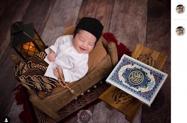 Momen akikah anak Vanessa Angel. (Instagram/@vanessaangelofficial)