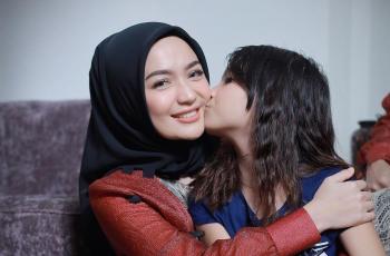 Anak Protes Imel Putri Cahyati Belum Punya Pasangan lagi: Nggak Ada yang Meluk!