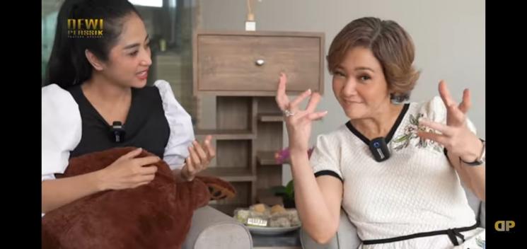 Maia Estianty dan Dewi Perssik (YouTube/Dewi Perssik)