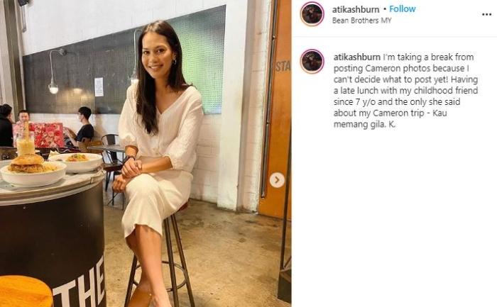 Atikah, teman gowes Engku Emran yang disorot. (Instagram/@atikashburn)
