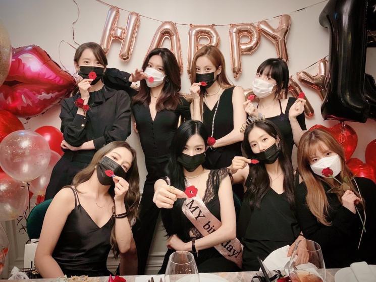 Ultah Tiffany Young dan SNSD (Instagram/@tiffanyyoungofficial)