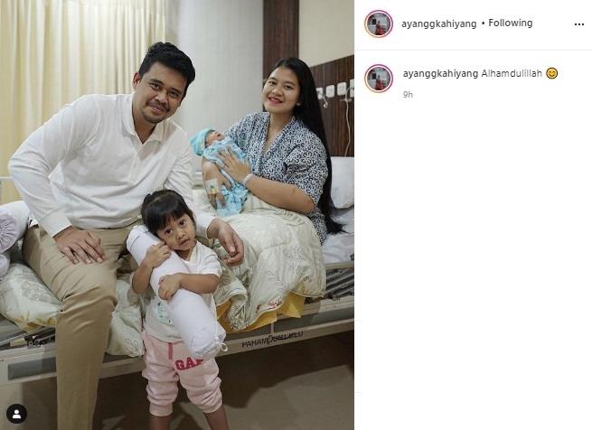 Kahiyang Ayu pertama kali tunjukkan anak keduanya. (Instagram/@ayanggkahiyang)