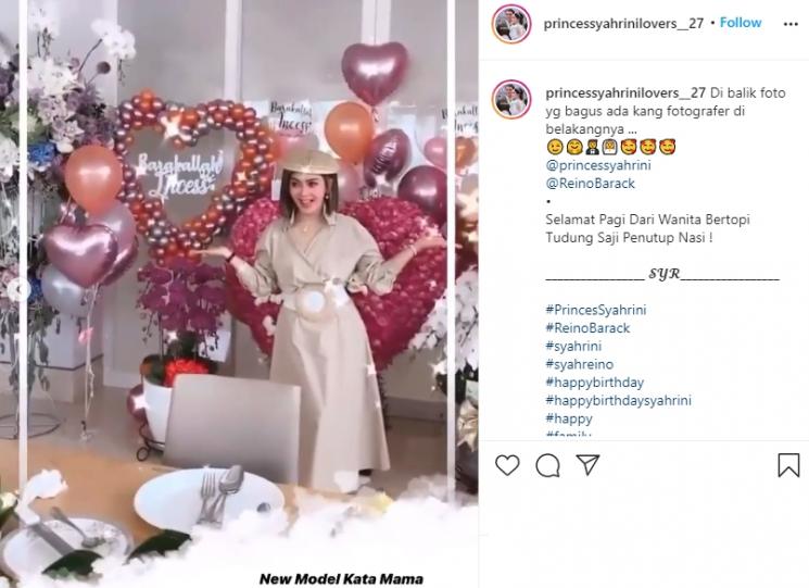 Syahrini pakai tudung saji penutup nasi. (Instagram/@princessyahrinilovers__27)