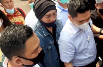 FOTO: Anji Sambangi Polda Siap Diperiksa Kasus Video Temuan Obat Corona