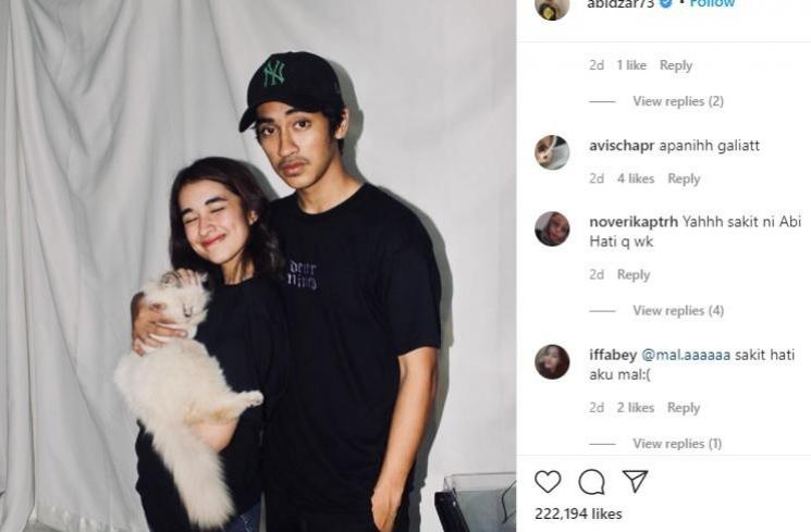 Abizar pamer pacar baru. (Instagram)