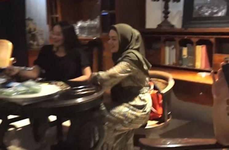 Mulan Jameela. (Youtube/DerrySulaimandanSahabat)