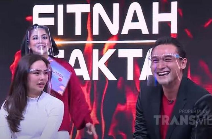 Dara Arafah terinspirasi hidung Syahrini. (Youtube/TransTVOfficial)