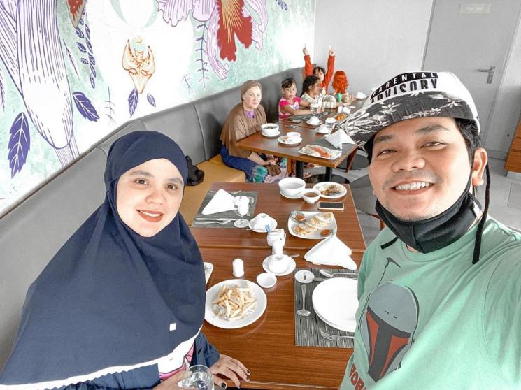 Indra Bekti dan istri. (Instagram/@indrabekti)