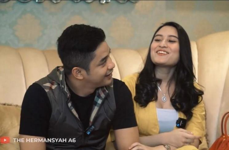 Angbeen Rishi dan Adly Fairuz (YouTube/The Hermansyah)