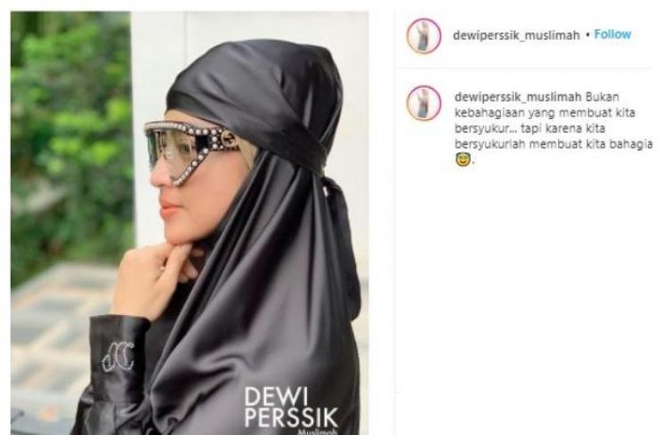 Sumber kekayaan Dewi Perssik. (Instagram/@dewiperssik_muslimah)