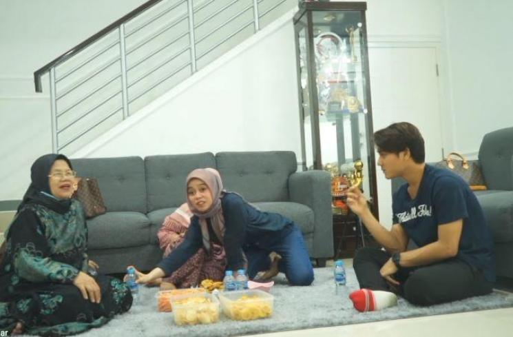 Ibu Rizky Billar dan Lesty Kejora. (Instagram/@leslar_lestybillar)