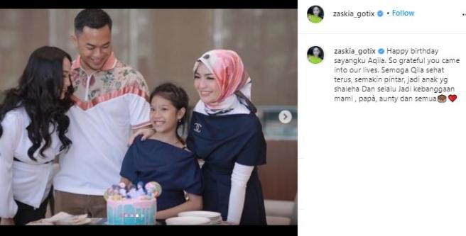 Zaskia Gotik dan Imel Putri Cahyati. (Instagram/@zaskia_gotix)