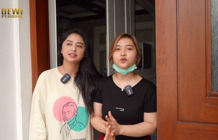 Lebby Wilayati operasi sedot lemak. (Youtube/DewiPerssik)